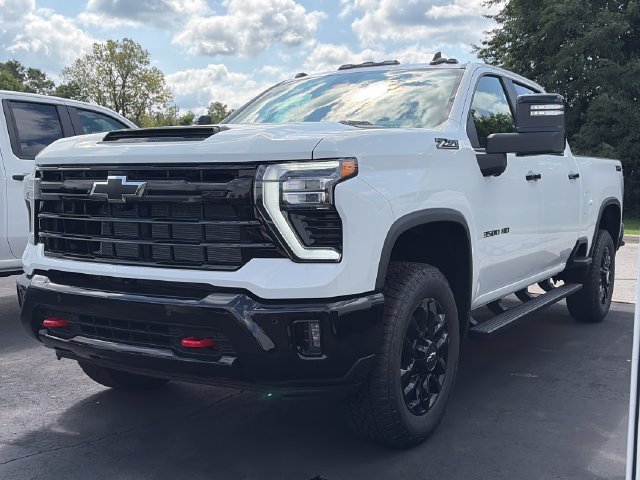 New 2026 Chevrolet Silverado 3500 LT w/ Trail Boss Package AWD/4WD image 3