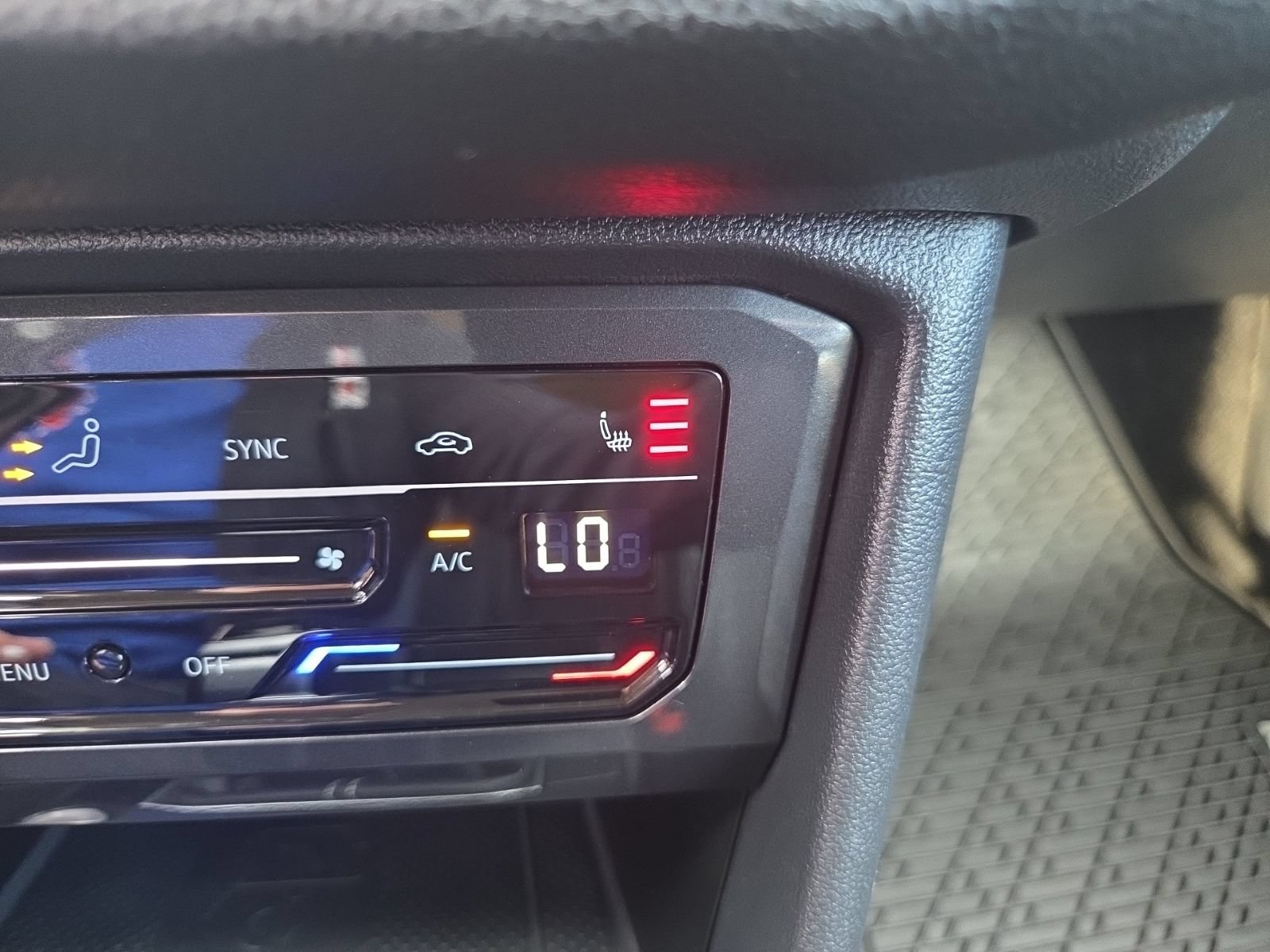 Certified 2024 Volkswagen Tiguan SE AWD/4WD image 29