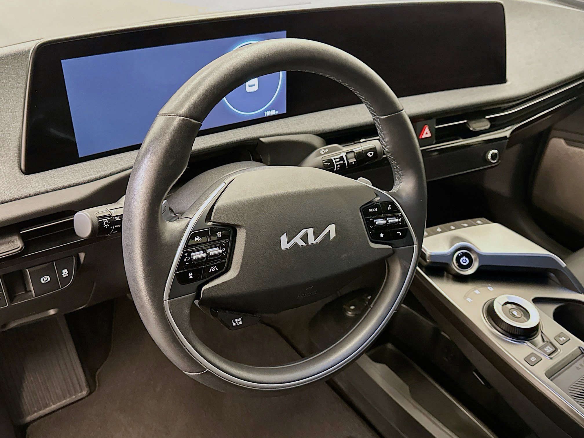 Used 2024 Kia EV6 Wind w/ Wind Technology Package AWD/4WD image 18