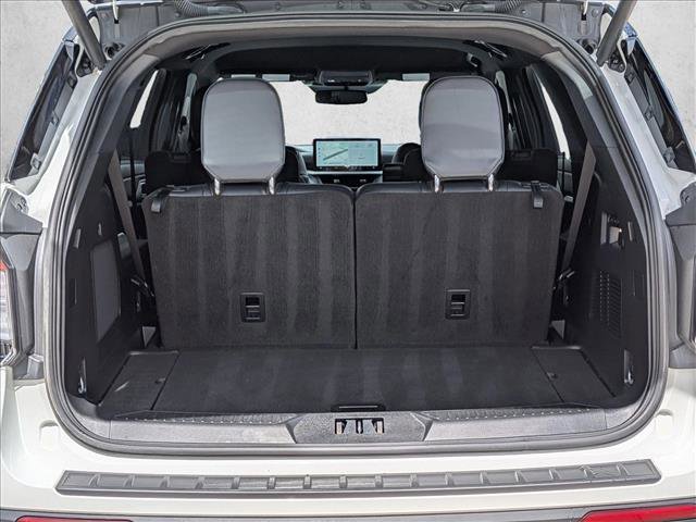 Used 2025 Ford Explorer ST AWD/4WD image 6