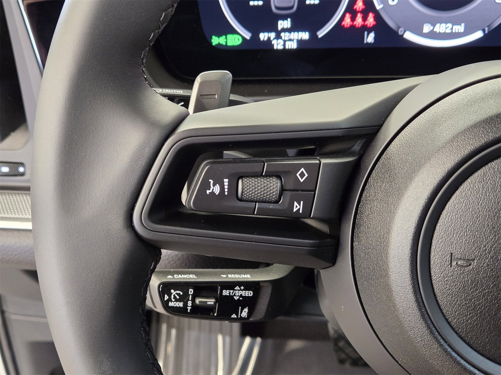 New 2025 Porsche Cayenne image 17