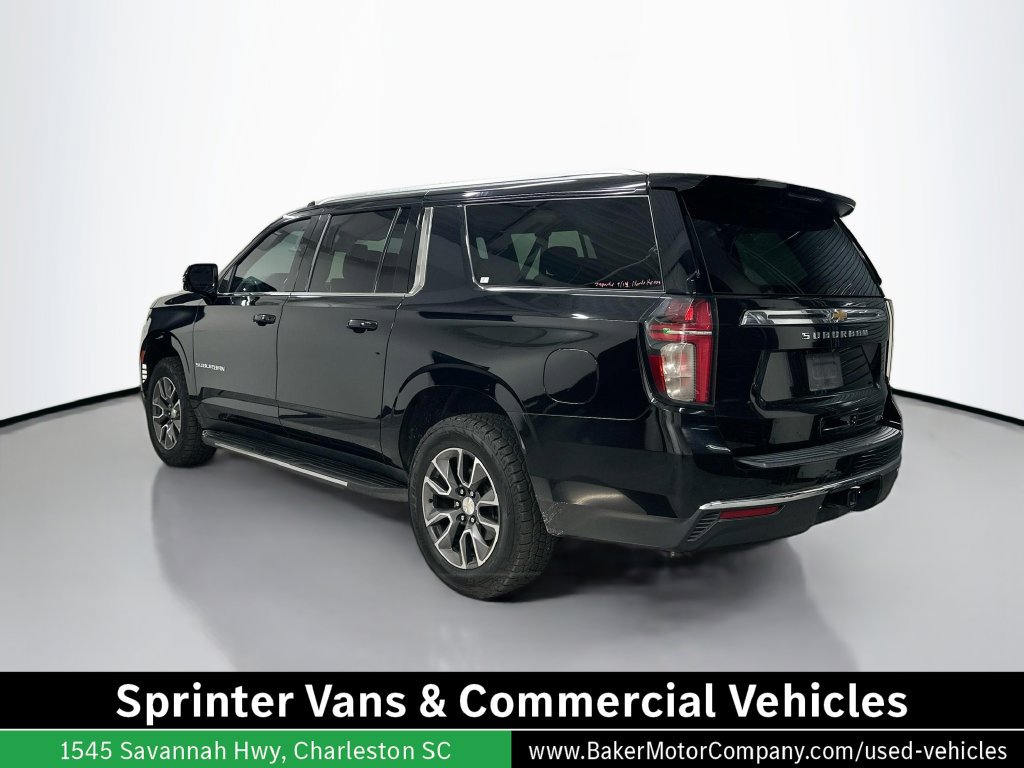 Used 2021 Chevrolet Suburban LT w/ Luxury Package RWD image 3