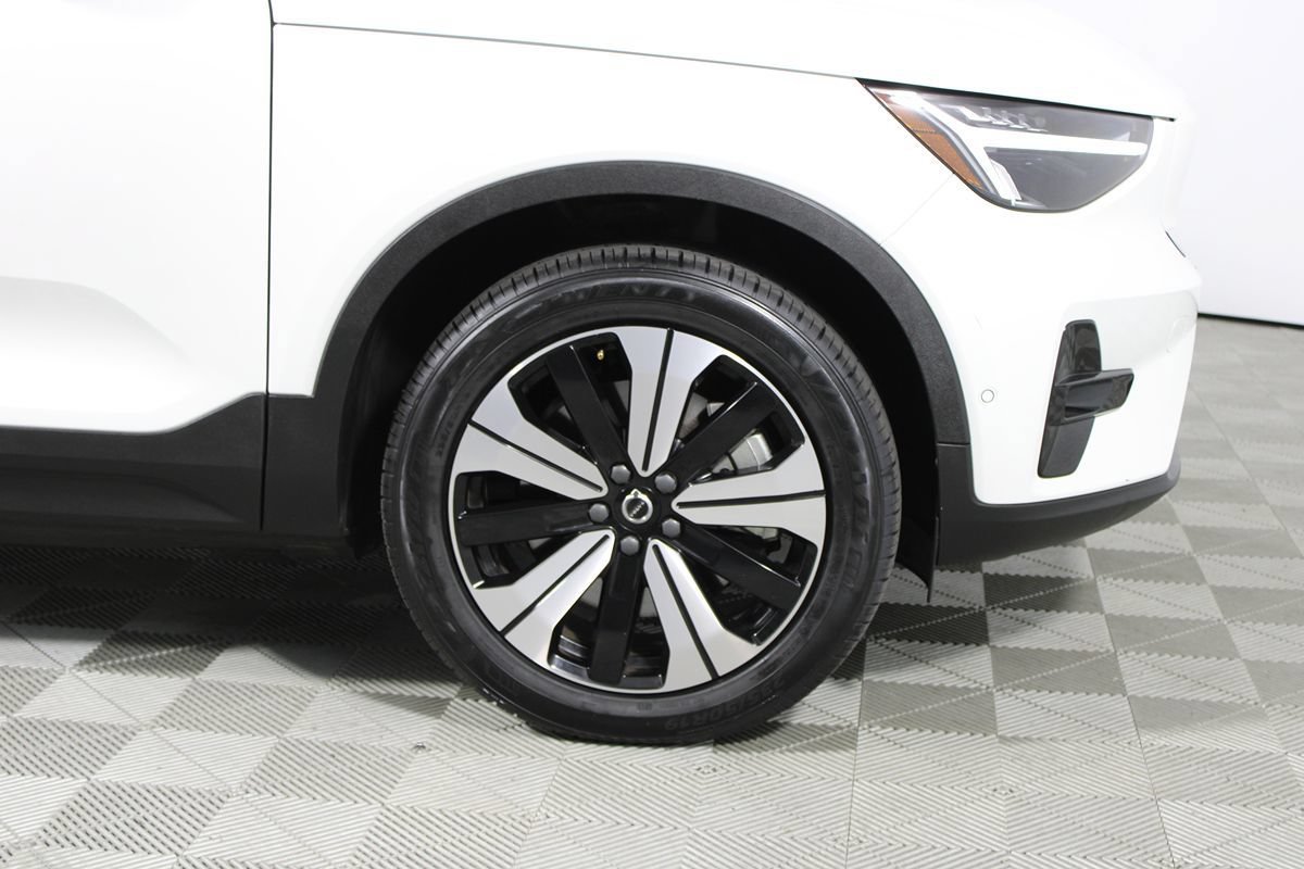 Used 2023 Volvo XC40 Recharge Plus w/ Protection Package Premier AWD/4WD image 34
