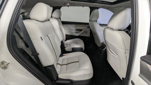 Used 2024 MAZDA CX-90 Plug-In Hybrid w/ Premium Plus image 23