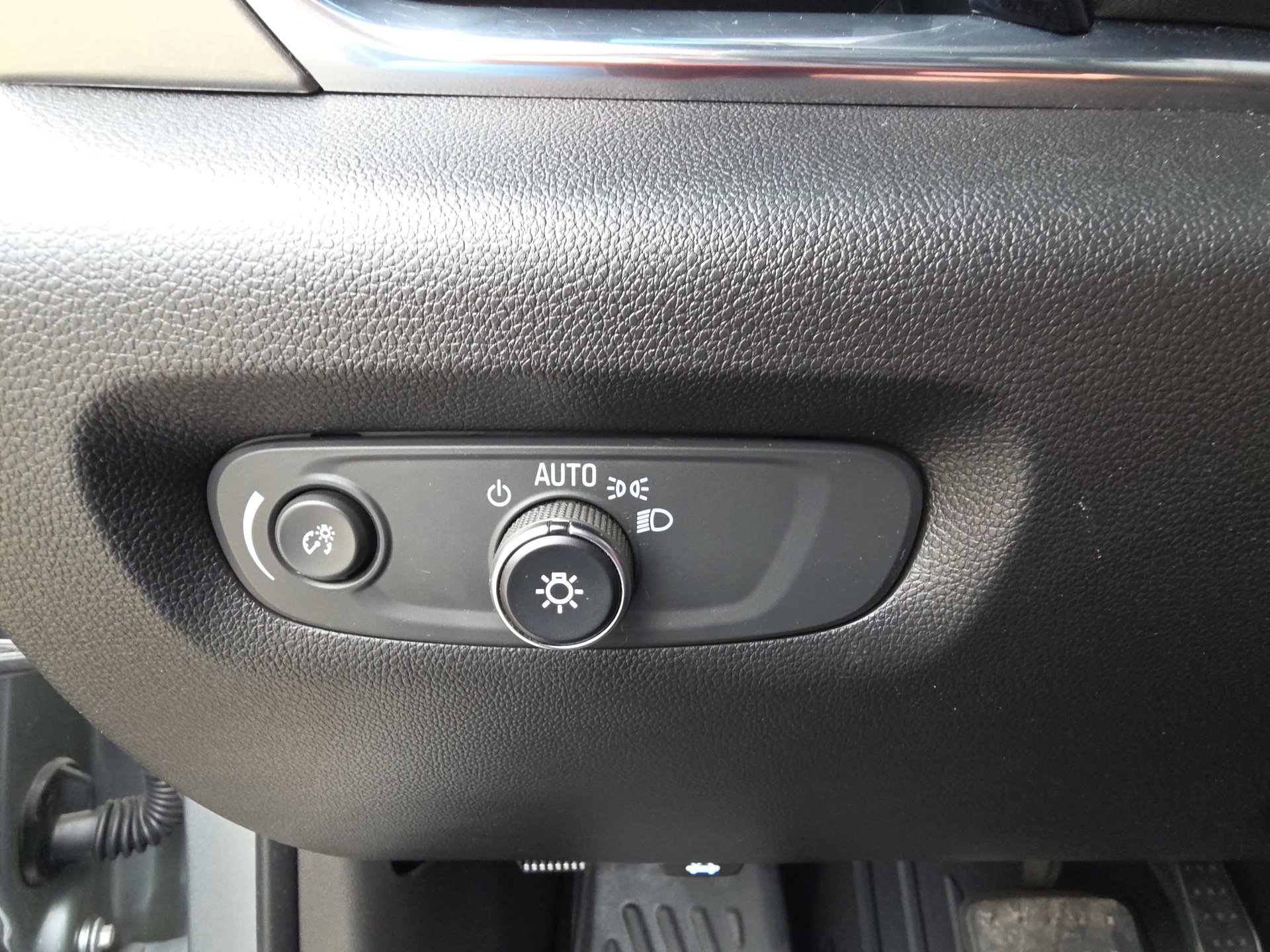 Certified 2024 Chevrolet Traverse LT FWD image 20