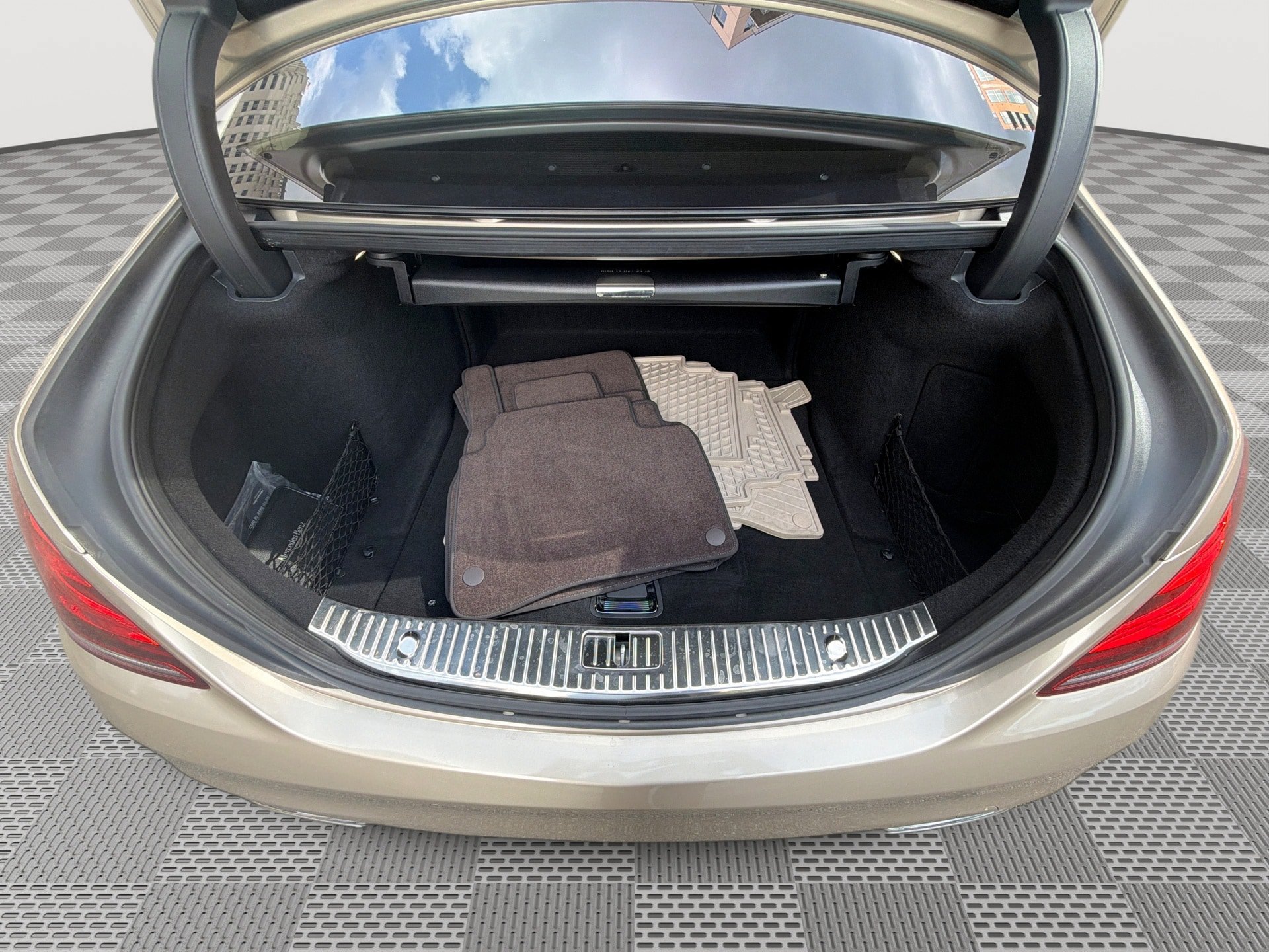 Used 2019 Mercedes-Benz S 560 Sedan image 22