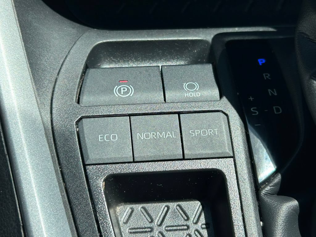 Used 2024 Toyota RAV4 XLE w/ Convenience Package FWD image 28