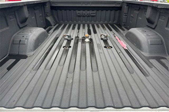 Used 2021 GMC Sierra 3500 4x4 Crew Cab w/ Gooseneck/5TH Wheel Package image 17