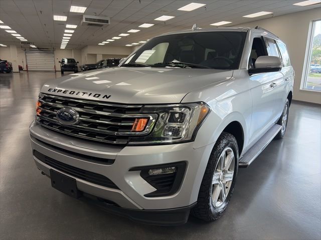 Used 2019 Ford Expedition XLT w/ Equipment Group 202A image 3