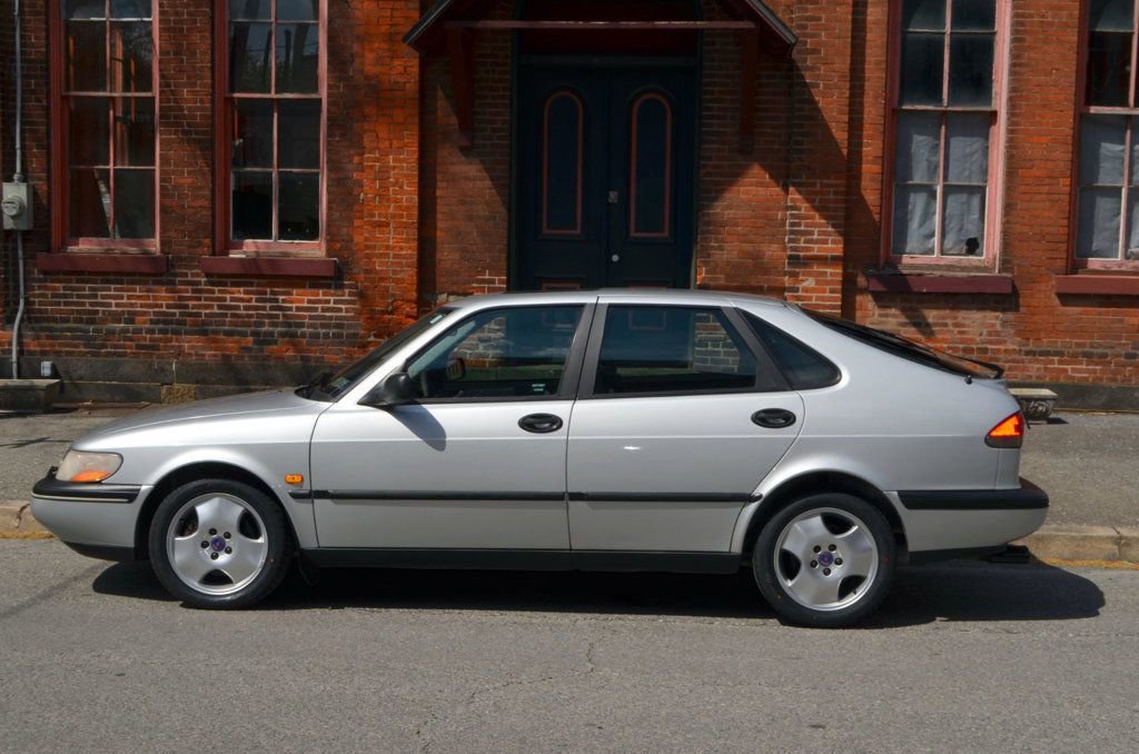 Used 1997 Saab 900 S FWD image 1