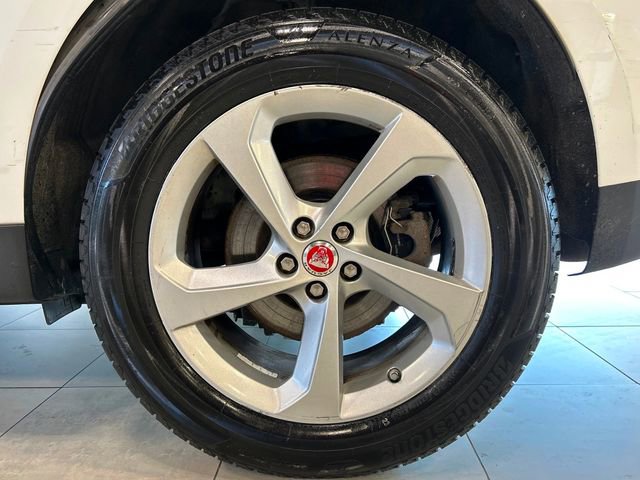 Used 2018 Jaguar F-PACE Premium image 39