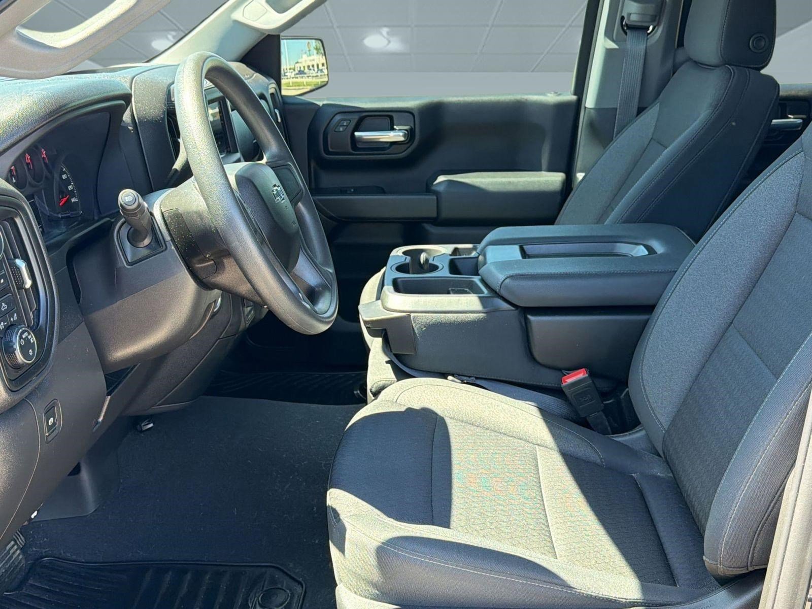 Used 2024 Chevrolet Silverado 1500 Custom Trail Boss w/ LPO, Dark Essentials Package image 5