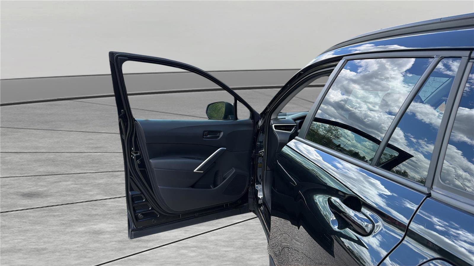 Used 2026 Toyota Corolla Cross LE FWD image 14
