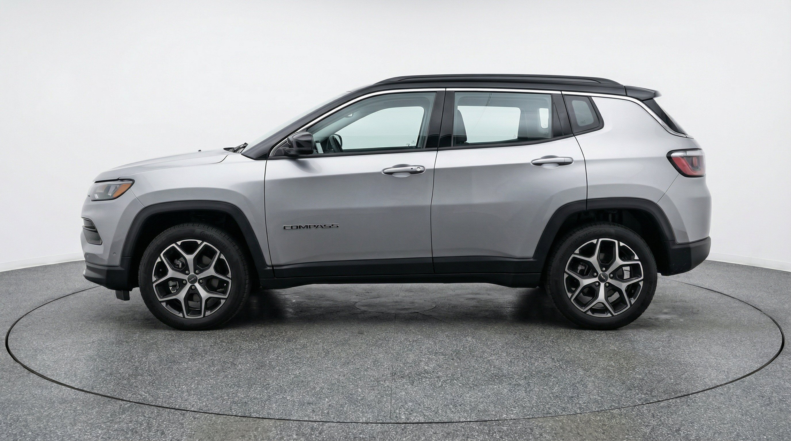 Used 2025 Jeep Compass Limited AWD/4WD image 5