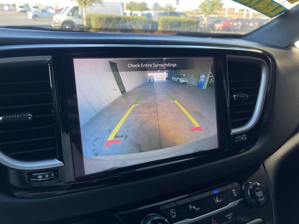 Used 2025 Chrysler Pacifica Select FWD image 25