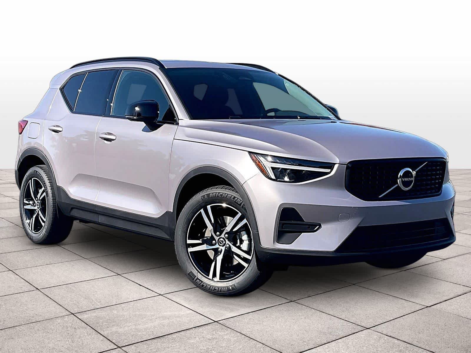 New 2026 Volvo XC40 B5 Core w/ Climate Package AWD/4WD image 2