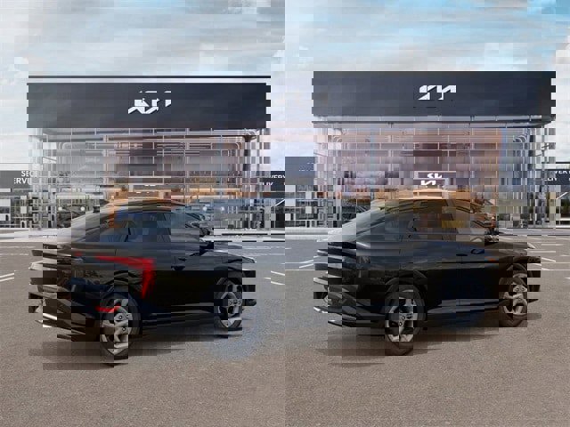 New 2025 Kia K4 LXS image 6