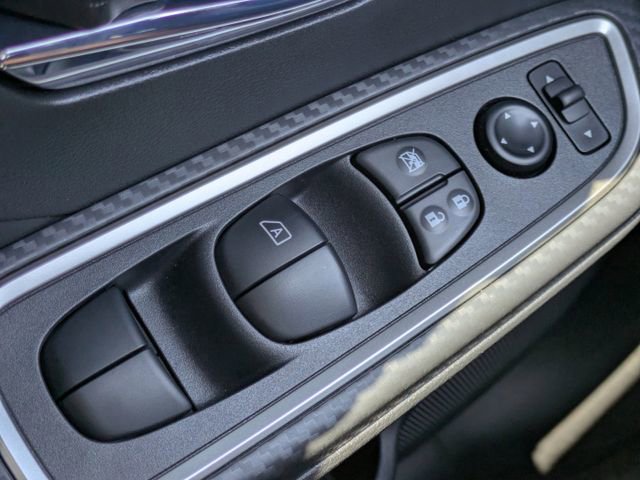 New 2025 Nissan Versa SR w/ Trunk Package image 22