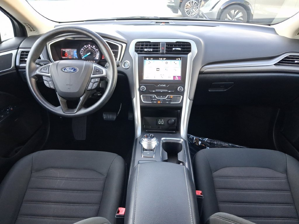 Used 2019 Ford Fusion SE FWD image 14