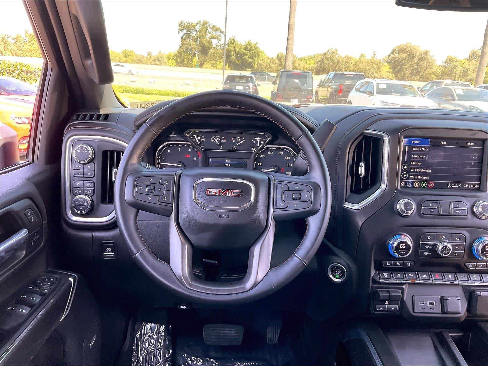 Used 2022 GMC Sierra 2500 AT4 w/ AT4 Preferred Package AWD/4WD image 5