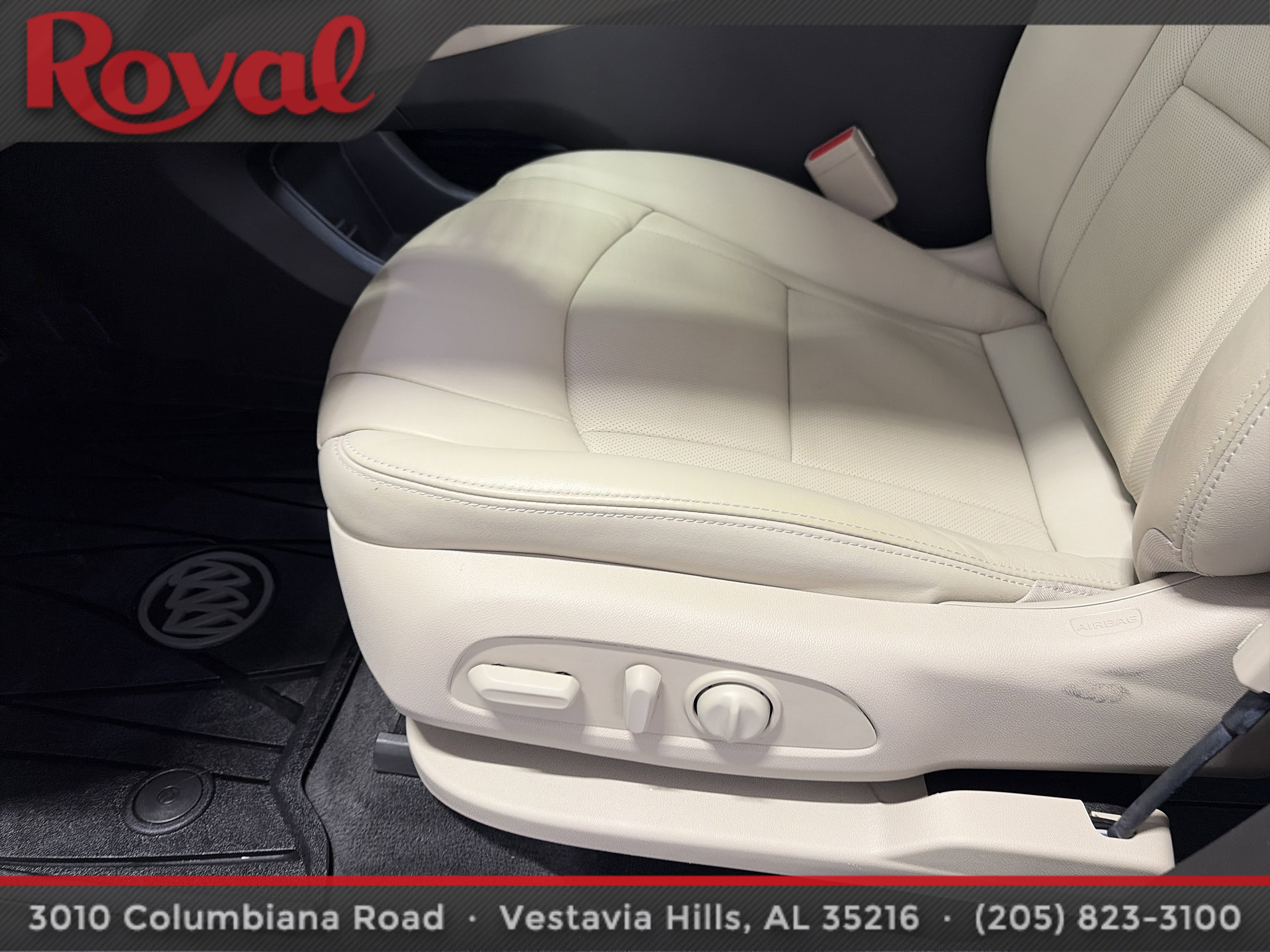 Used 2021 Buick Enclave Essence w/ Sound and Sites Package FWD image 23