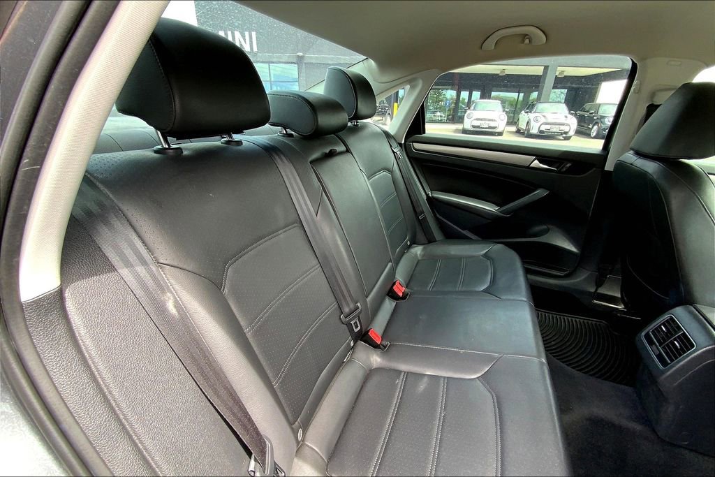 Used 2014 Volkswagen Passat 2.5 SE FWD image 25