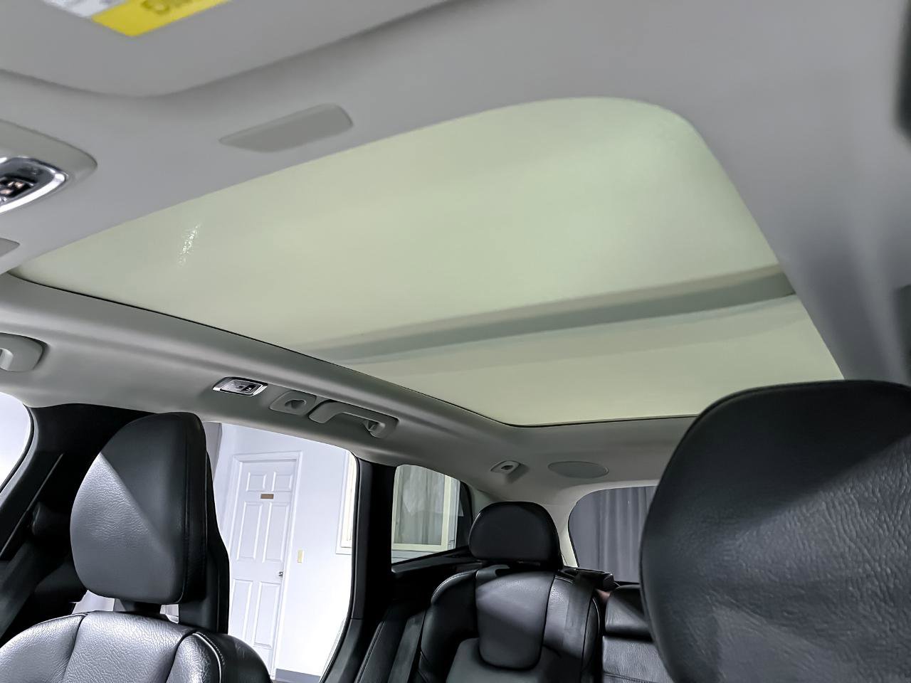 Used 2018 Volvo XC60 T6 Inscription w/ Convenience Package image 31