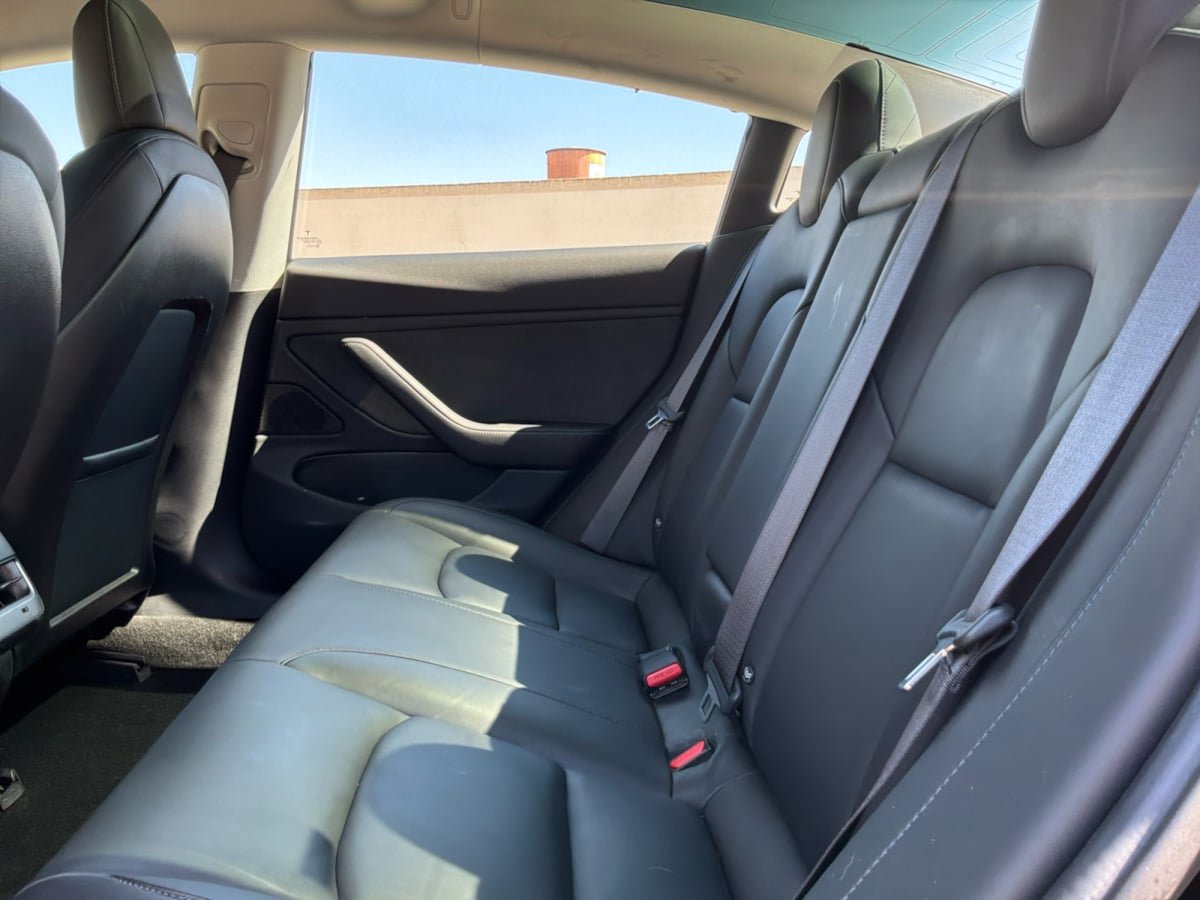Used 2018 Tesla Model 3 Long Range RWD image 19