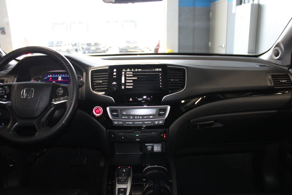 Used 2019 Honda Pilot Touring image 16