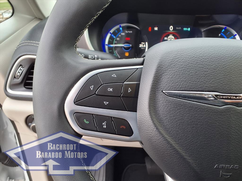 Used 2024 Chrysler Pacifica Select image 28