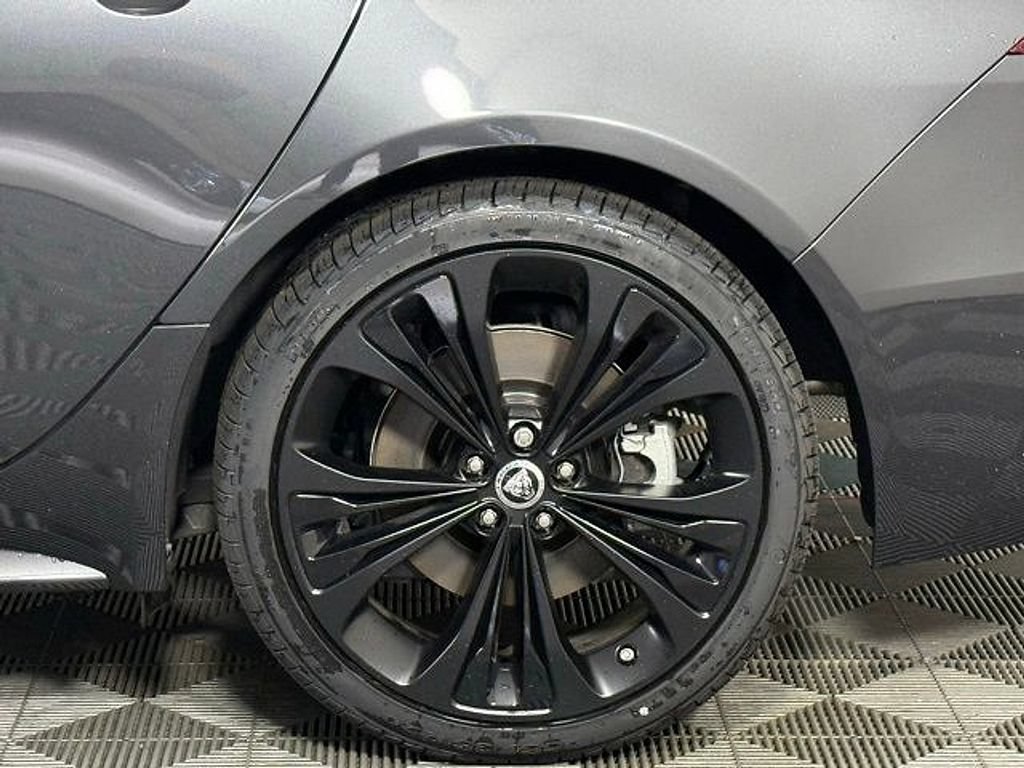 New 2024 Jaguar XF R-Dynamic SE AWD/4WD image 14