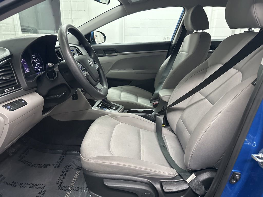 Used 2017 Hyundai Elantra SE image 19