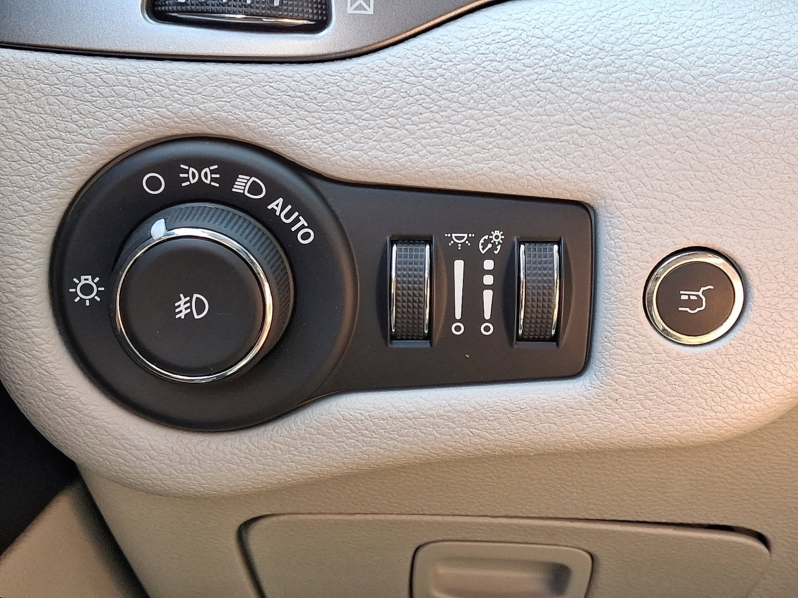 Used 2020 Jeep Cherokee Limited AWD/4WD image 25