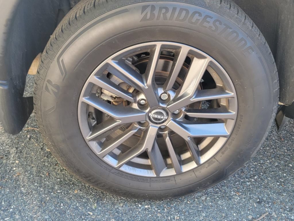Used 2023 Nissan Rogue S AWD/4WD image 10