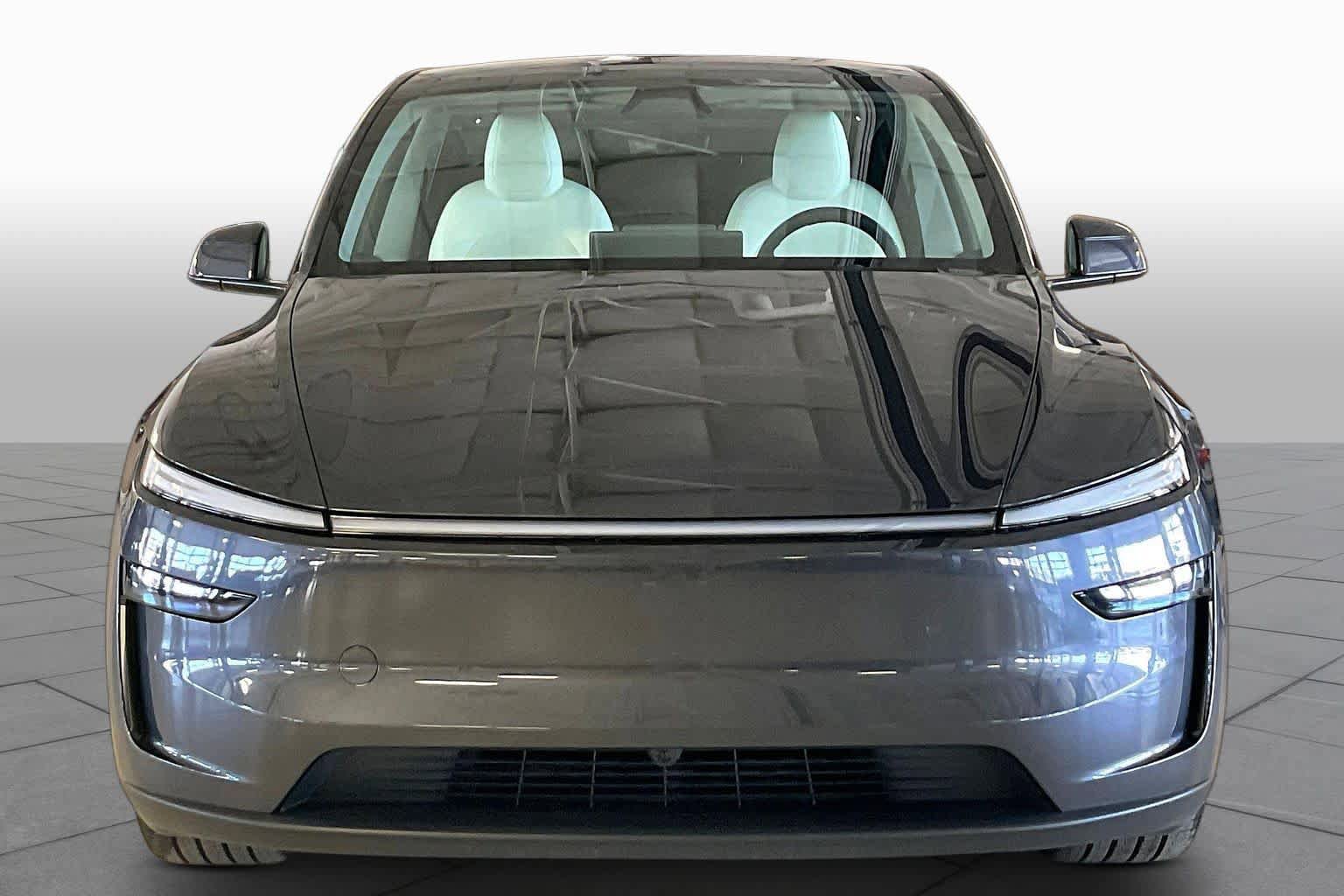 Used 2026 Tesla Model Y AWD image 3