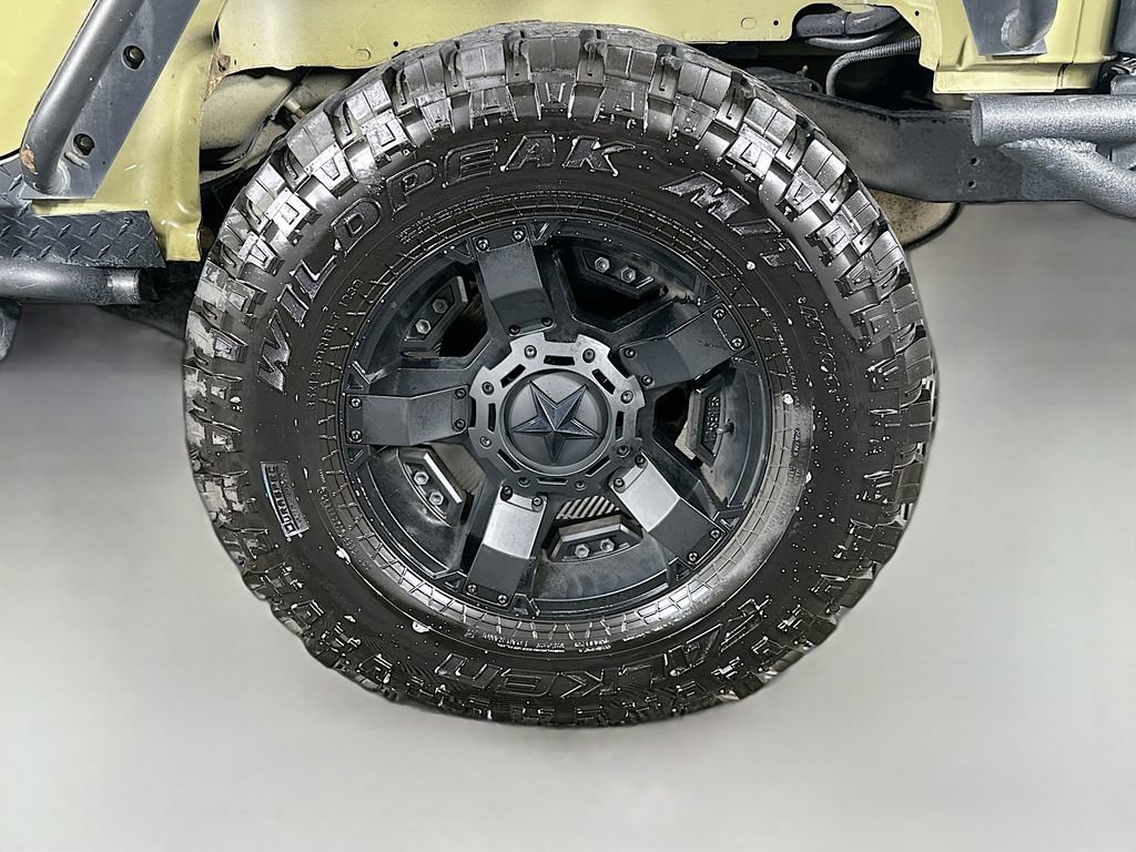 Used 2013 Jeep Wrangler Unlimited Rubicon w/ Connectivity Group image 33