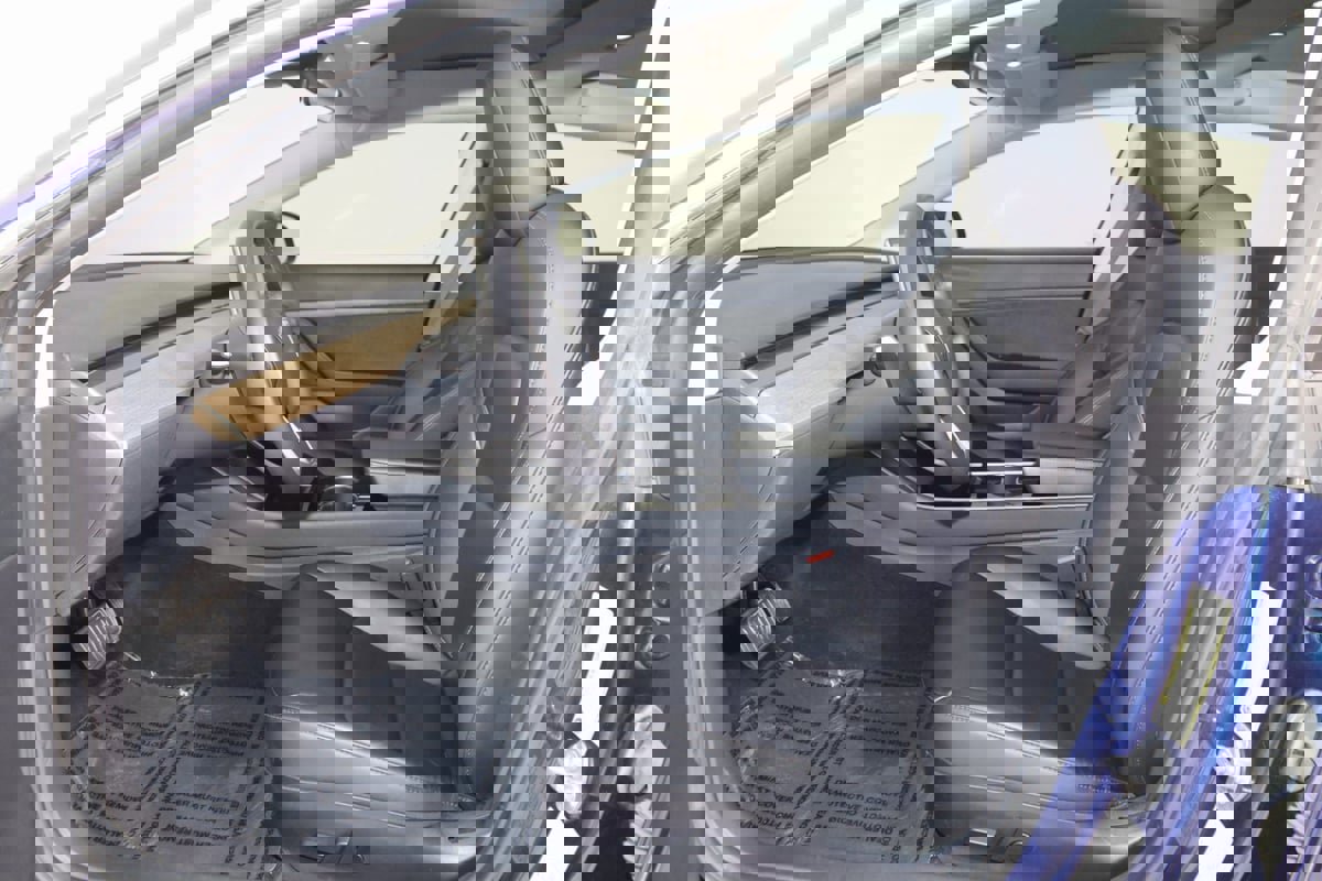 Used 2020 Tesla Model 3 Standard Range image 13