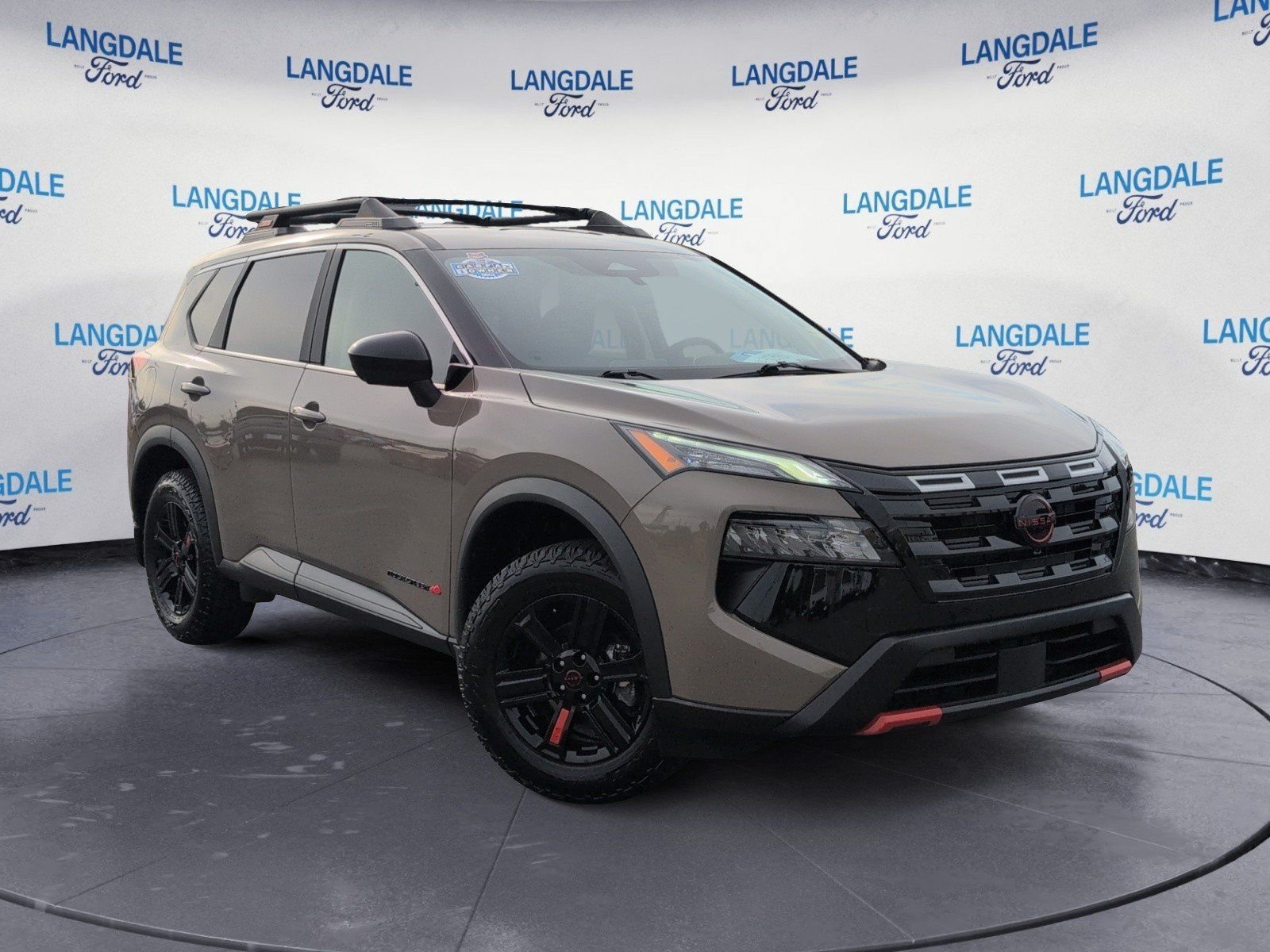 Used 2026 Nissan Rogue SV AWD/4WD image 2