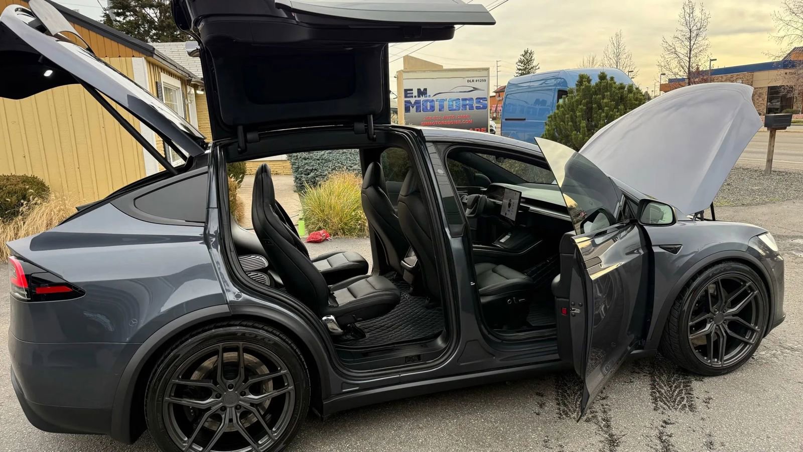 Used 2022 Tesla Model X Plaid image 19