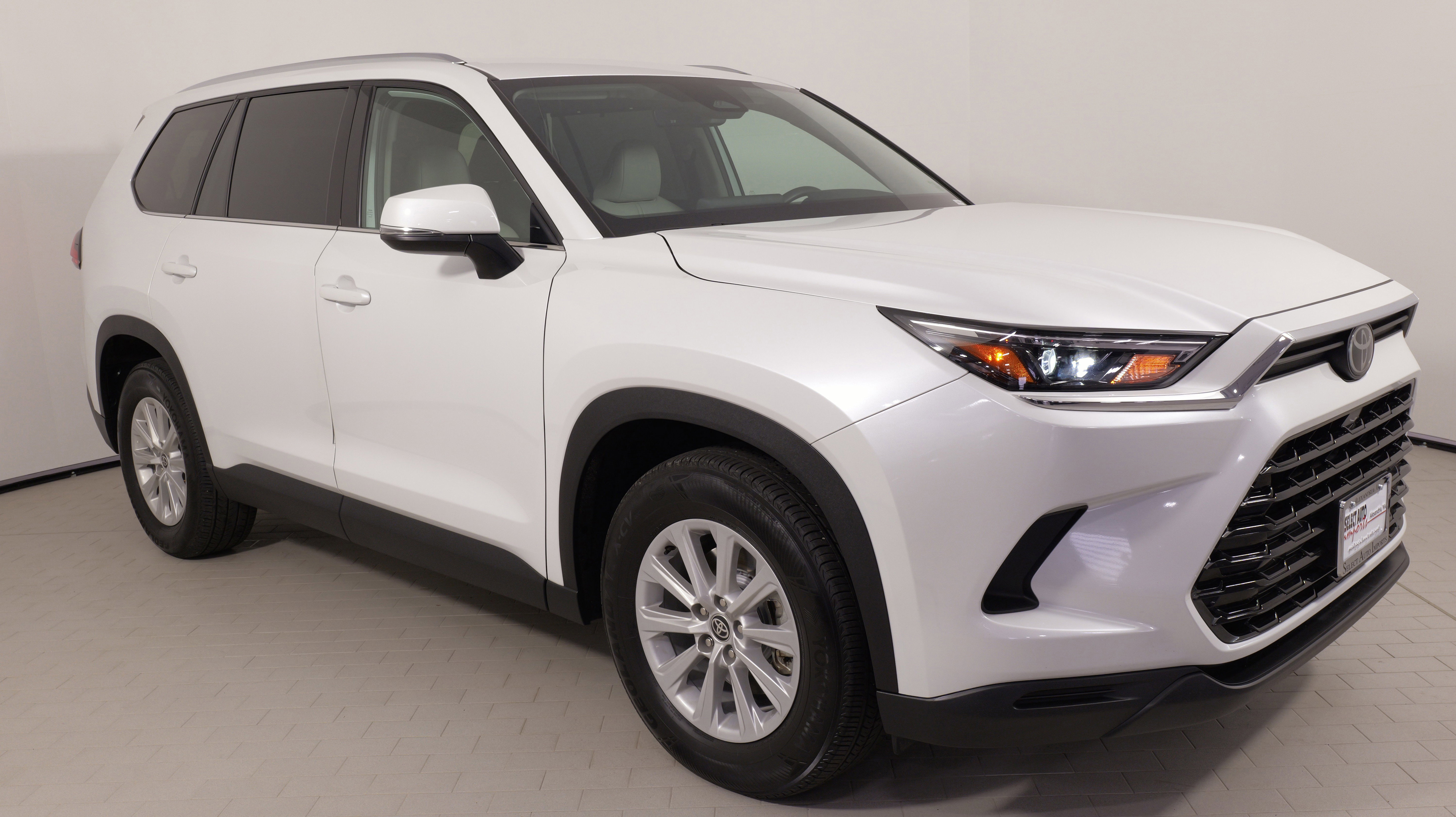 Used 2024 Toyota Grand Highlander XLE image 6