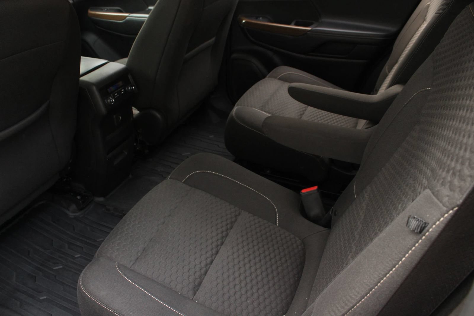 Used 2019 GMC Acadia SLE w/ LPO, Floor Liner Package FWD image 20