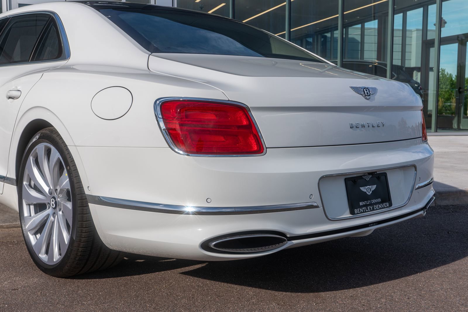 New 2026 Bentley Flying Spur Plug-In Hybrid image 13