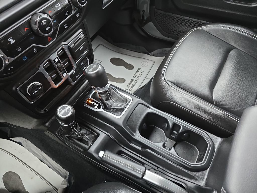 Used 2023 Jeep Wrangler Unlimited Sahara image 30