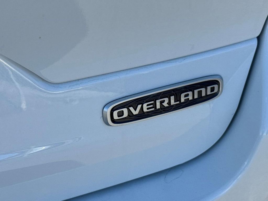 New 2025 Jeep Grand Cherokee Overland w/ Adv Protech Group III AWD/4WD image 7