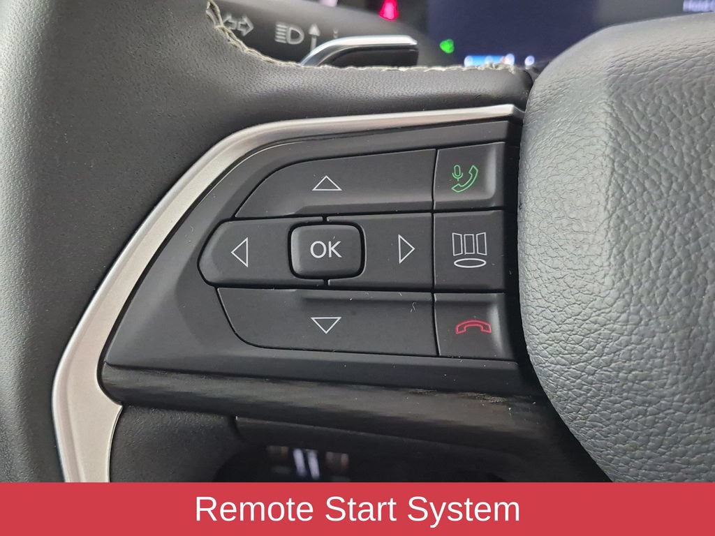 Used 2025 Jeep Grand Cherokee L Laredo w/ Luxury Tech Group I RWD image 19