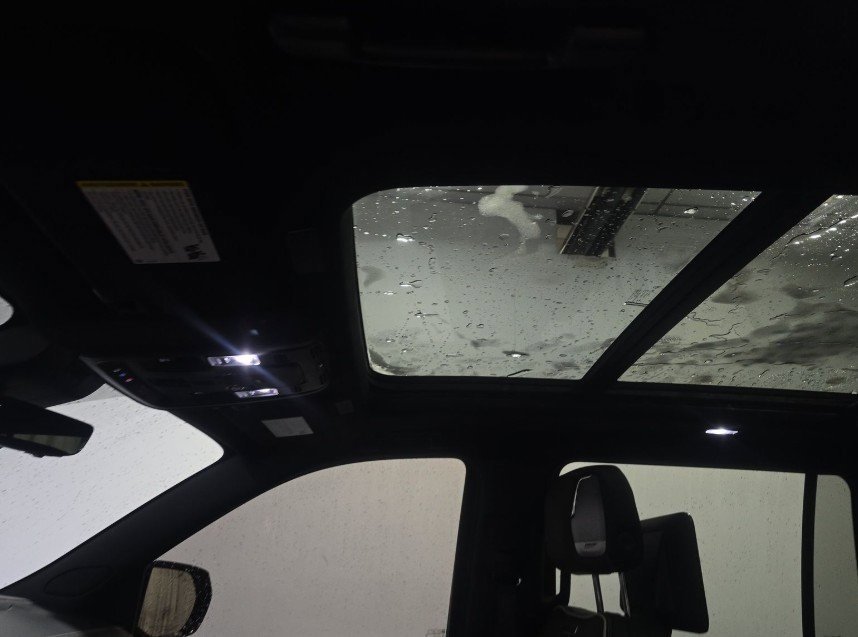 Used 2025 GMC Yukon XL Denali Ultimate image 4