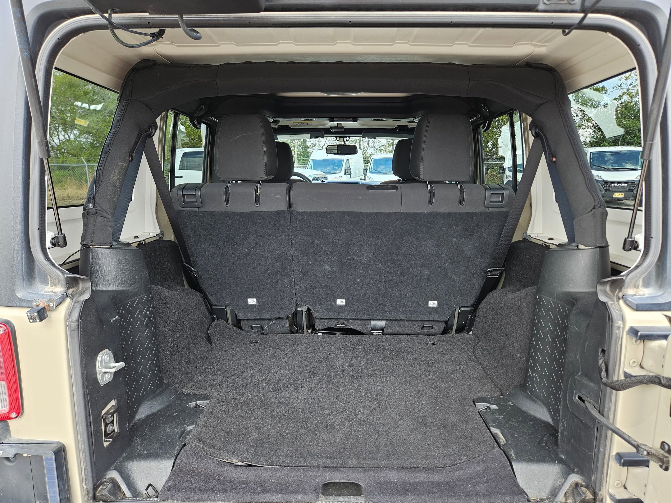 Used 2018 Jeep Wrangler Unlimited Sport S image 24