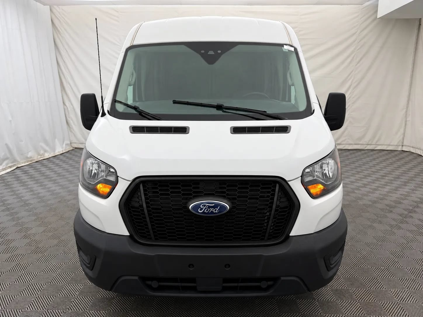 Used 2023 Ford Transit 250 Medium Roof AWD image 3