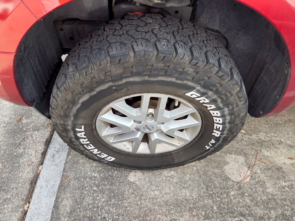 Used 2016 Nissan Frontier SV RWD image 4