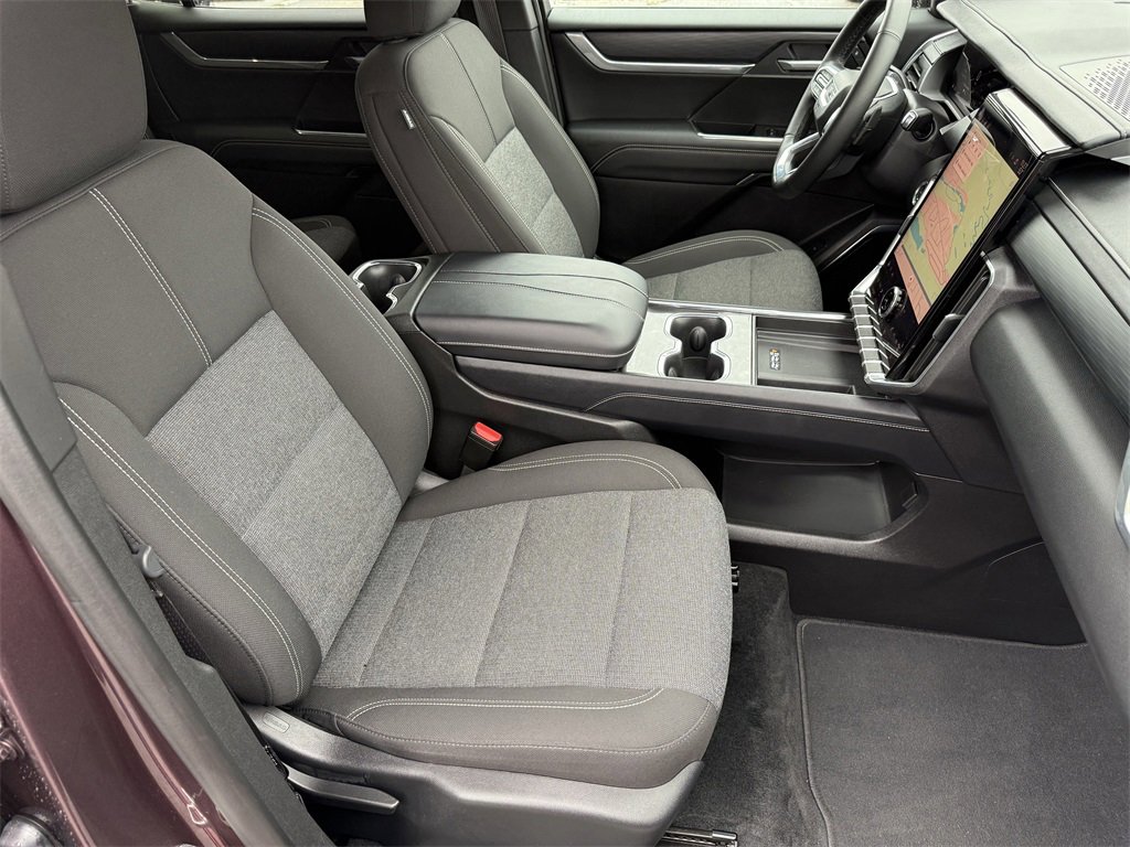 Used 2025 GMC Acadia Elevation image 43